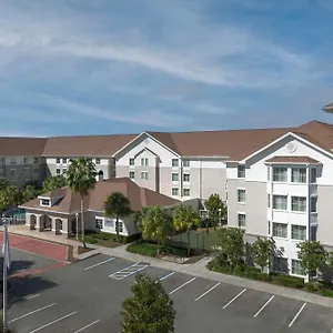 Hotel Homewood By Hilton Airport